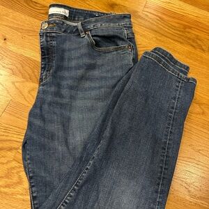 LOFT - Size 32/14 - Medium Wash - curvy, skinny, crop